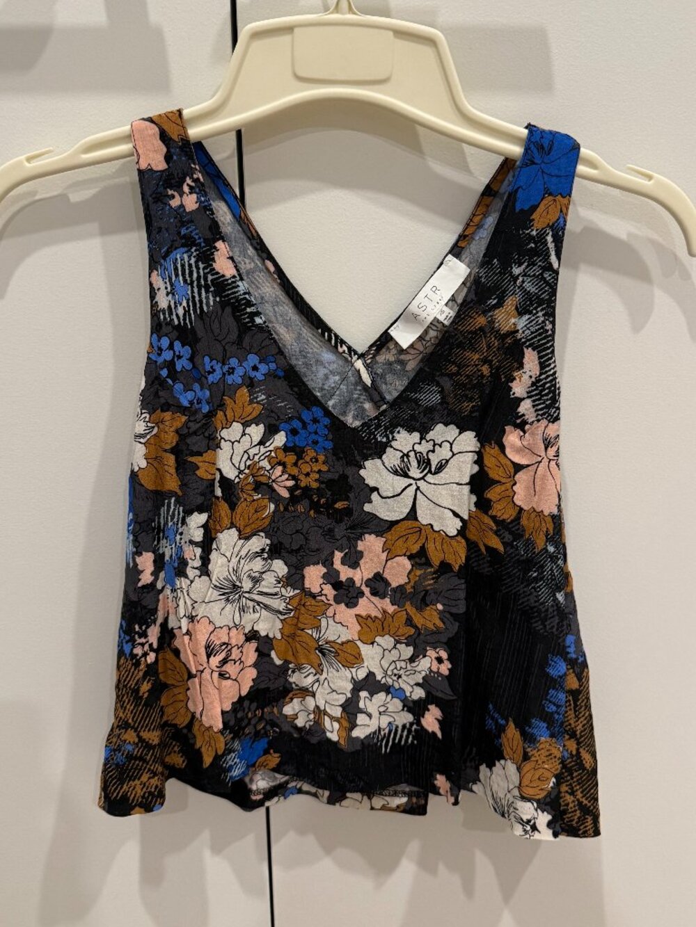 ASTR The Label Floral Tank – Size XS